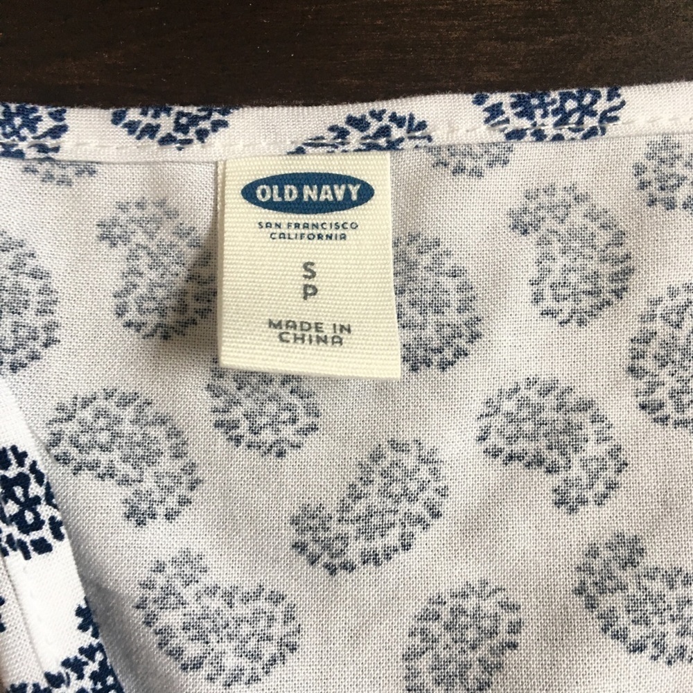 Old navy spaghetti adjustable strap romper shorts size small S paisley white/blu - Picture 4 of 6